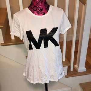Michael Kors t shirt size medium